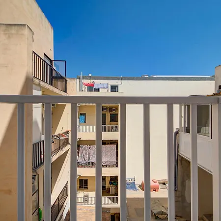 Beautiful, With Wifi & Ac By 360 Estates Gzira