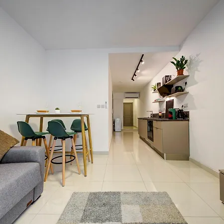Beautiful, With Wifi & Ac By 360 Estates * Gzira