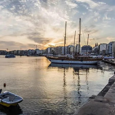 Beautiful, With Wifi & Ac By 360 Estates * Gzira