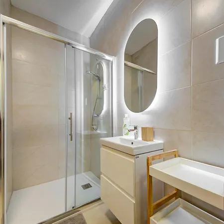 Beautiful, With Wifi & Ac By 360 Estates * Gzira